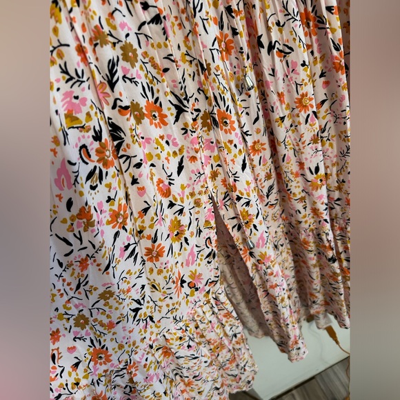 Petal & Pup midi dress 🍂 - Picture 4 of 4